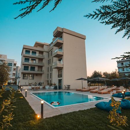 The Blue Wave Hotel Himare Esterno foto