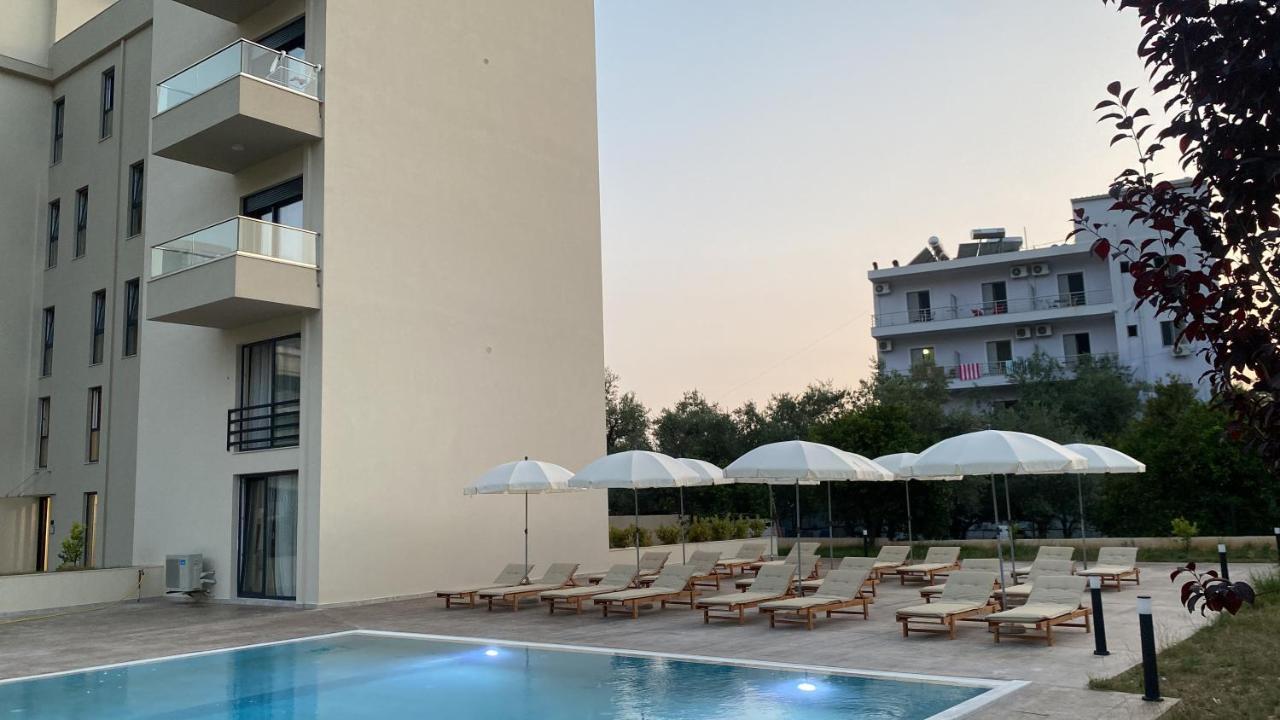 The Blue Wave Hotel Himare Esterno foto