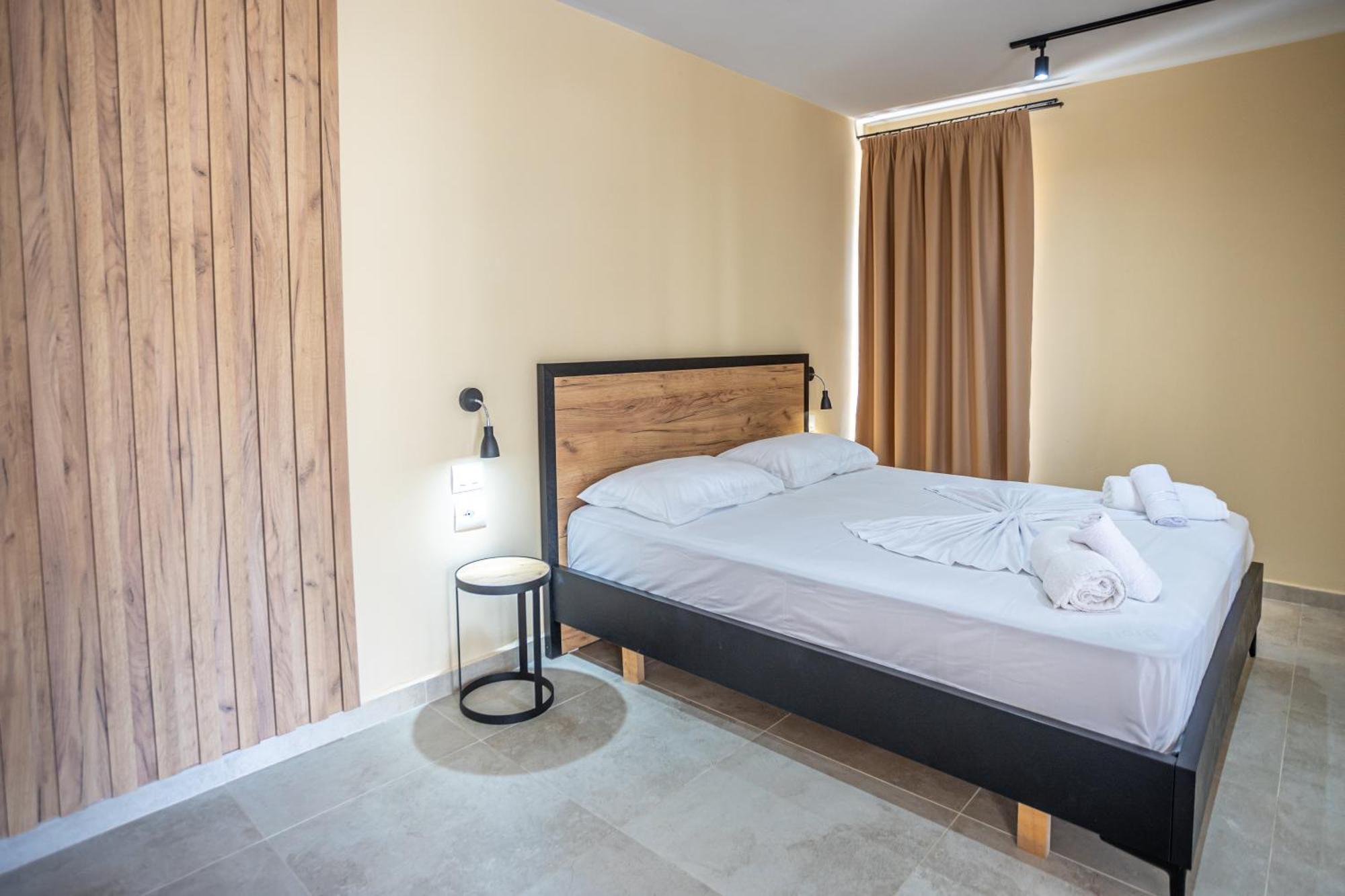 The Blue Wave Hotel Himare Esterno foto