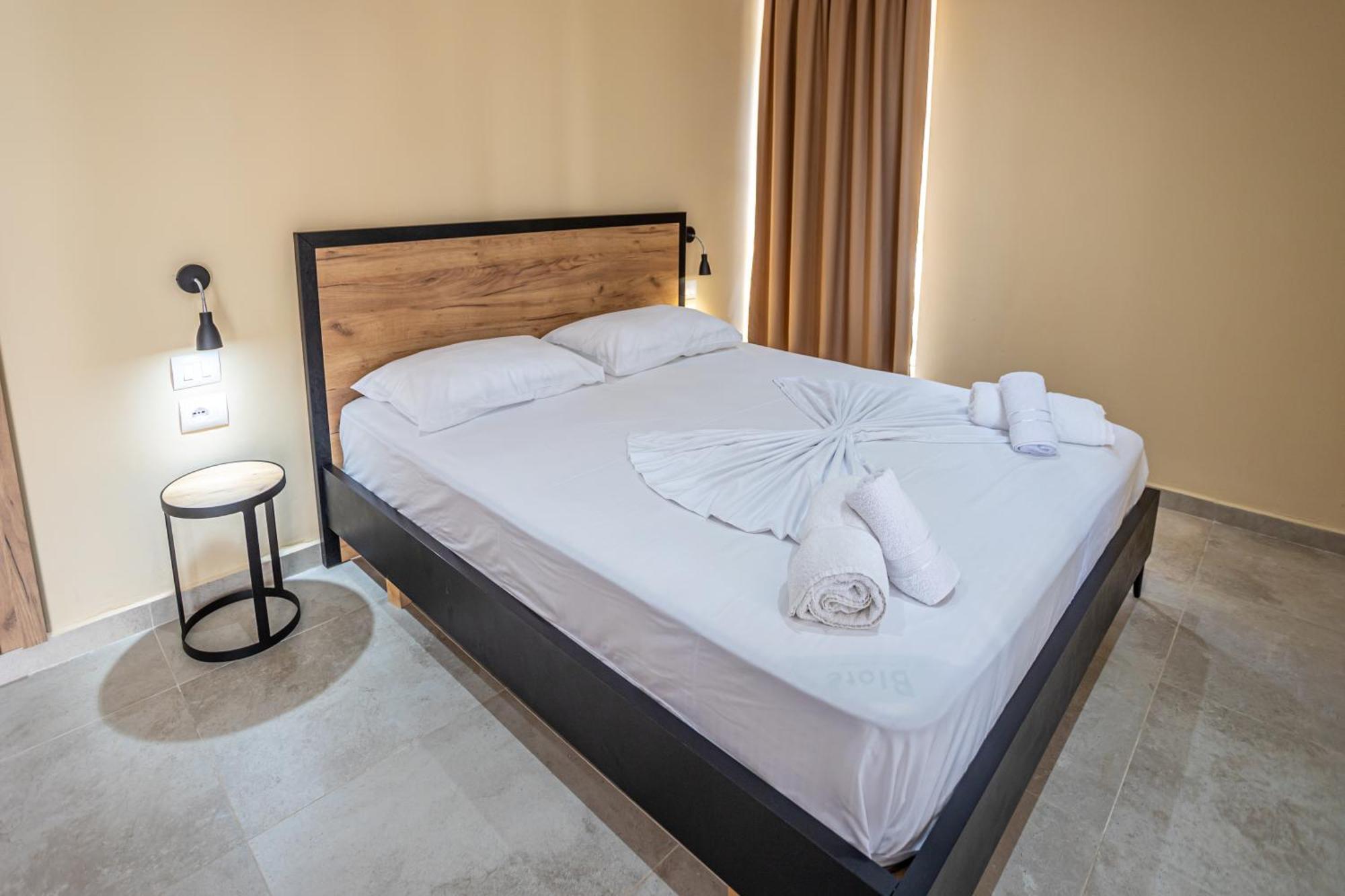 The Blue Wave Hotel Himare Esterno foto