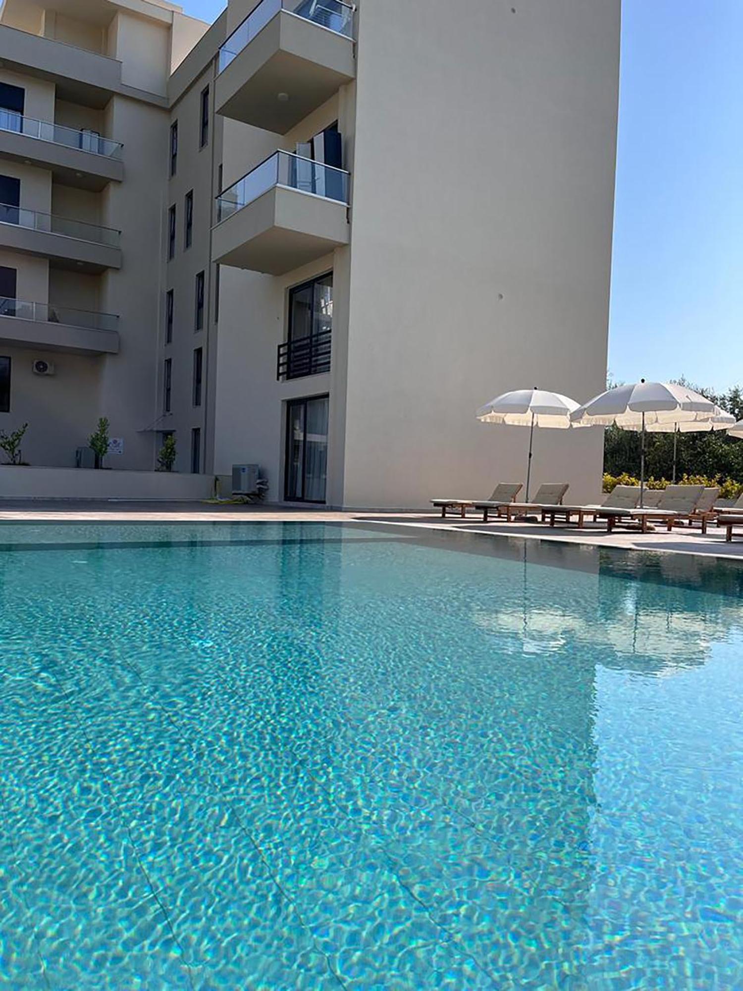 The Blue Wave Hotel Himare Esterno foto