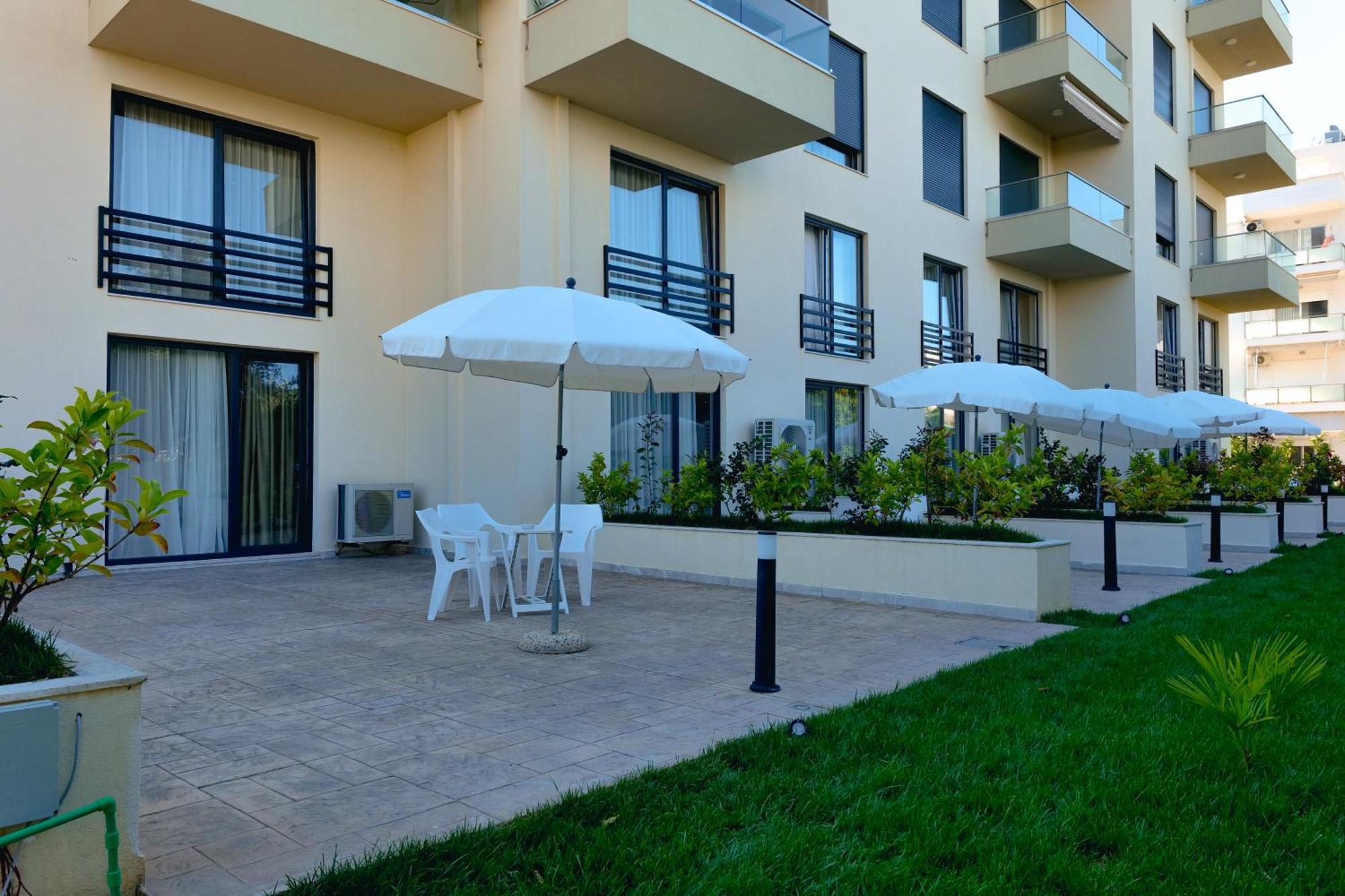 The Blue Wave Hotel Himare Esterno foto