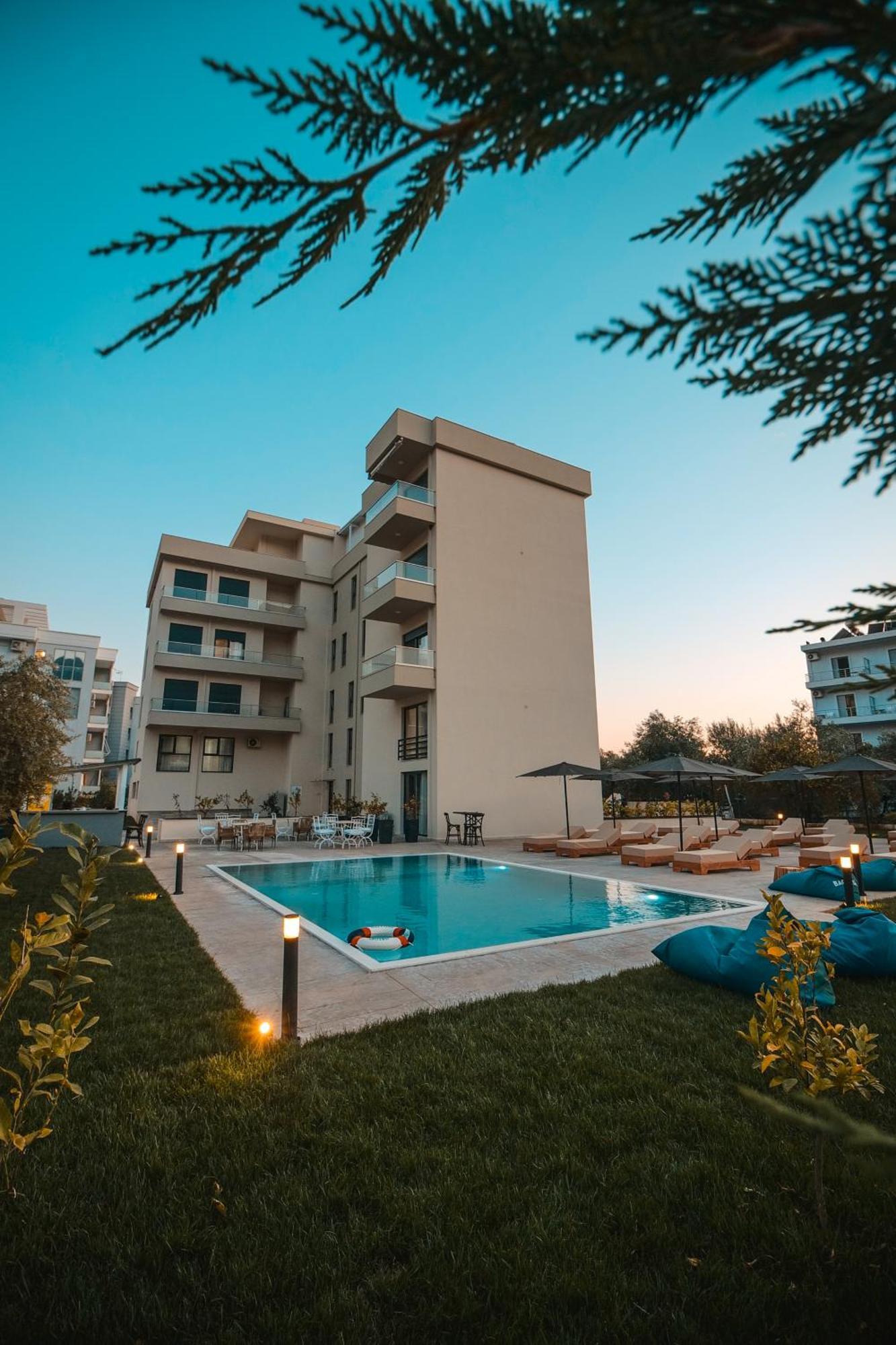 The Blue Wave Hotel Himare Esterno foto