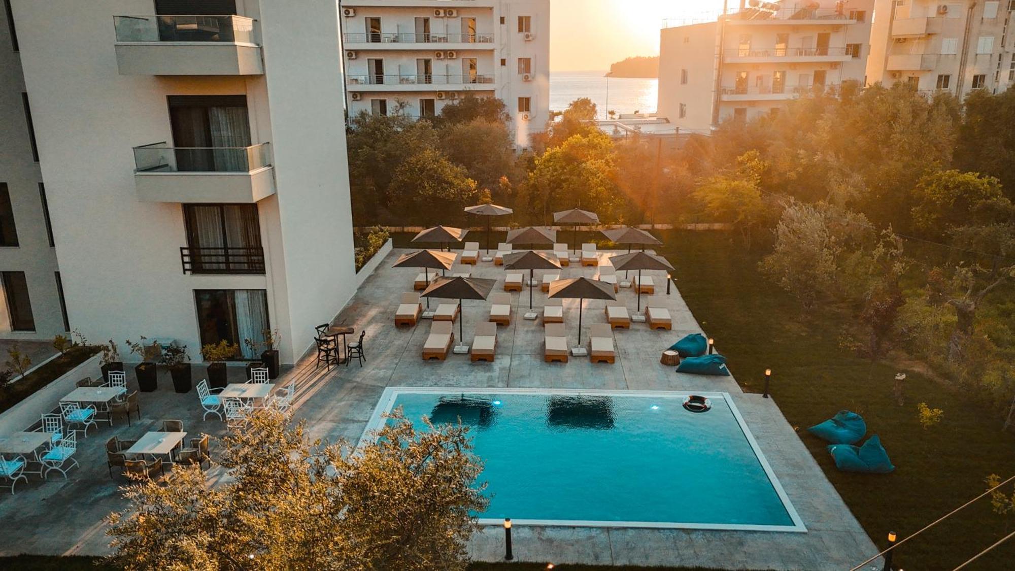 The Blue Wave Hotel Himare Esterno foto