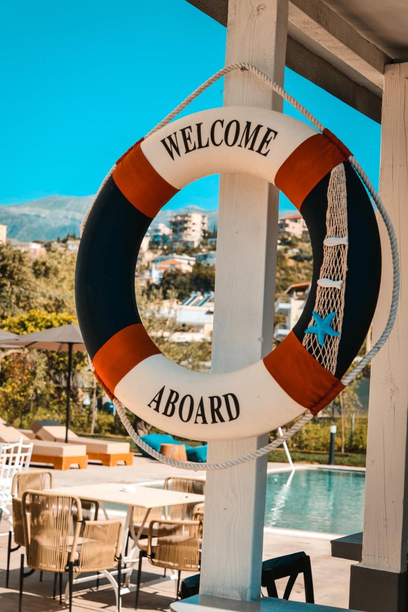 The Blue Wave Hotel Himare Esterno foto